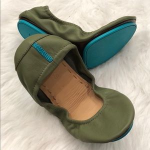 BRAND NEW! NEVER WORK TIEKS!!
